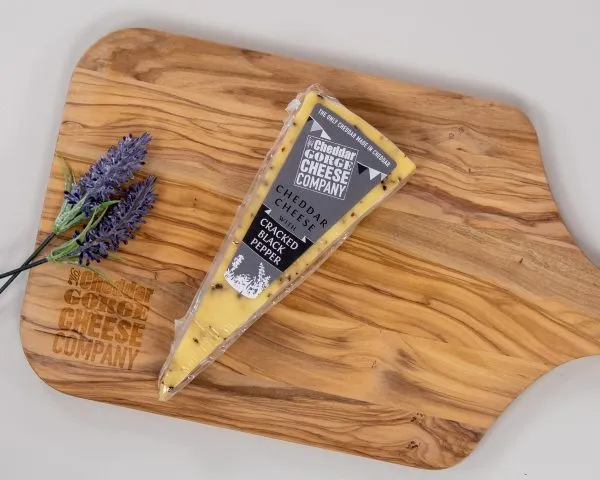 Raw Cracked Black Pepper Cheddar
